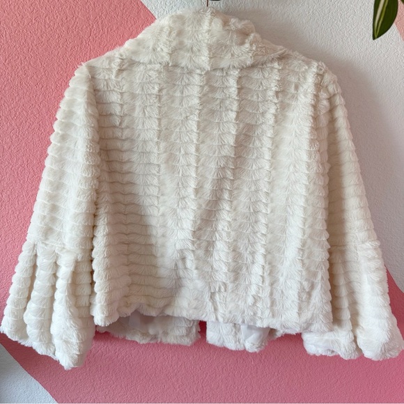Francesca's Harper Heritage Faux Fur Jacket Medium - Picture 2 of 8